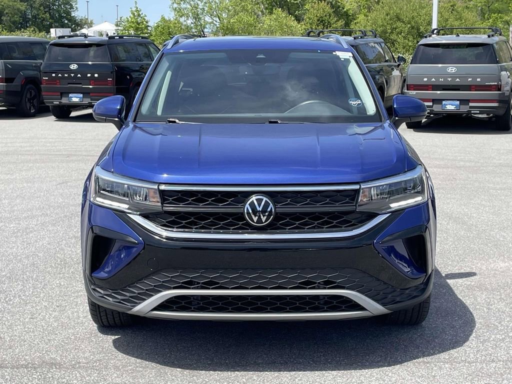 Used 2023 Volkswagen Taos SE w/ Panoramic Sunroof Package FWD image 22