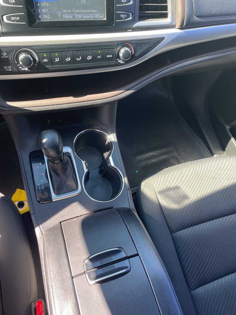 Used 2016 Toyota Highlander LE FWD image 21