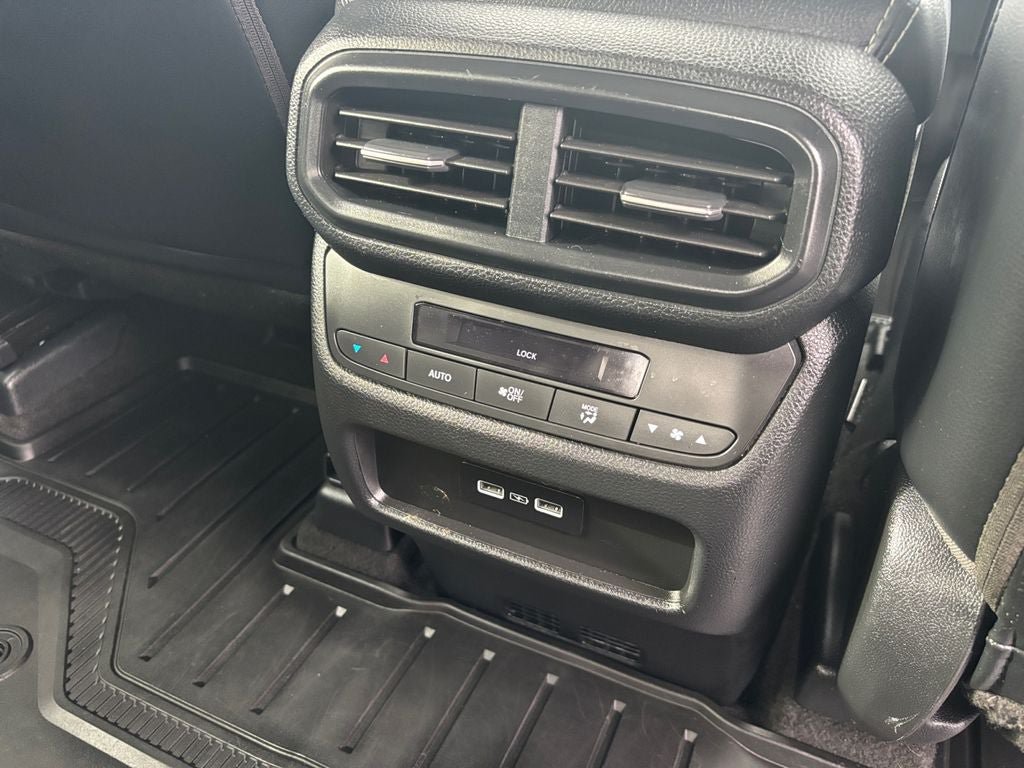 Used 2023 Honda Pilot Touring image 36
