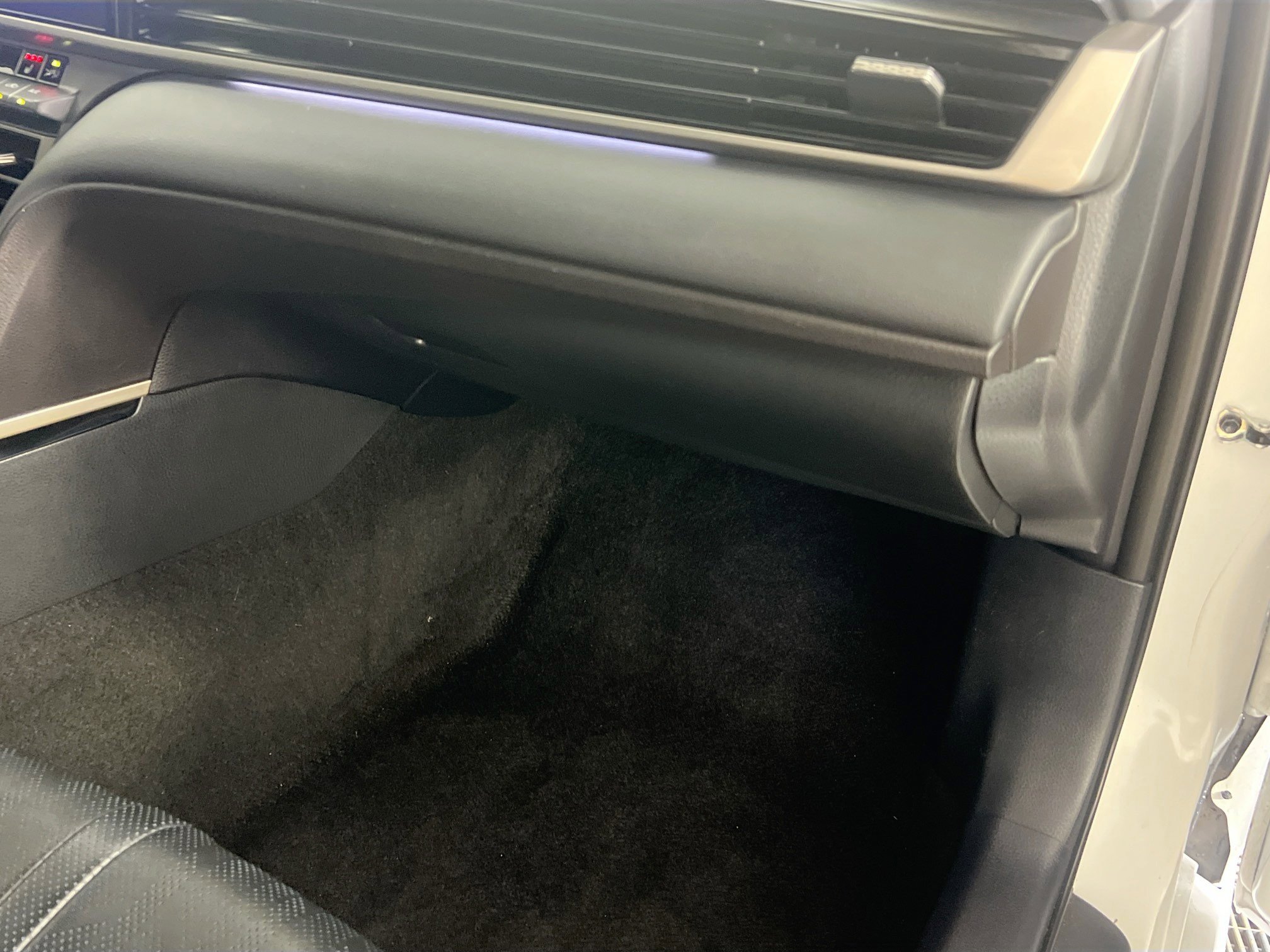 Used 2025 Toyota Camry XSE FWD image 35