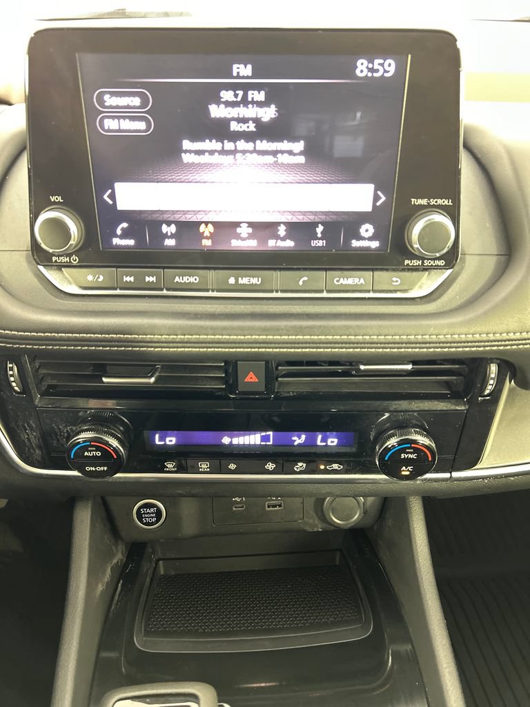 Used 2022 Nissan Rogue SV FWD image 14