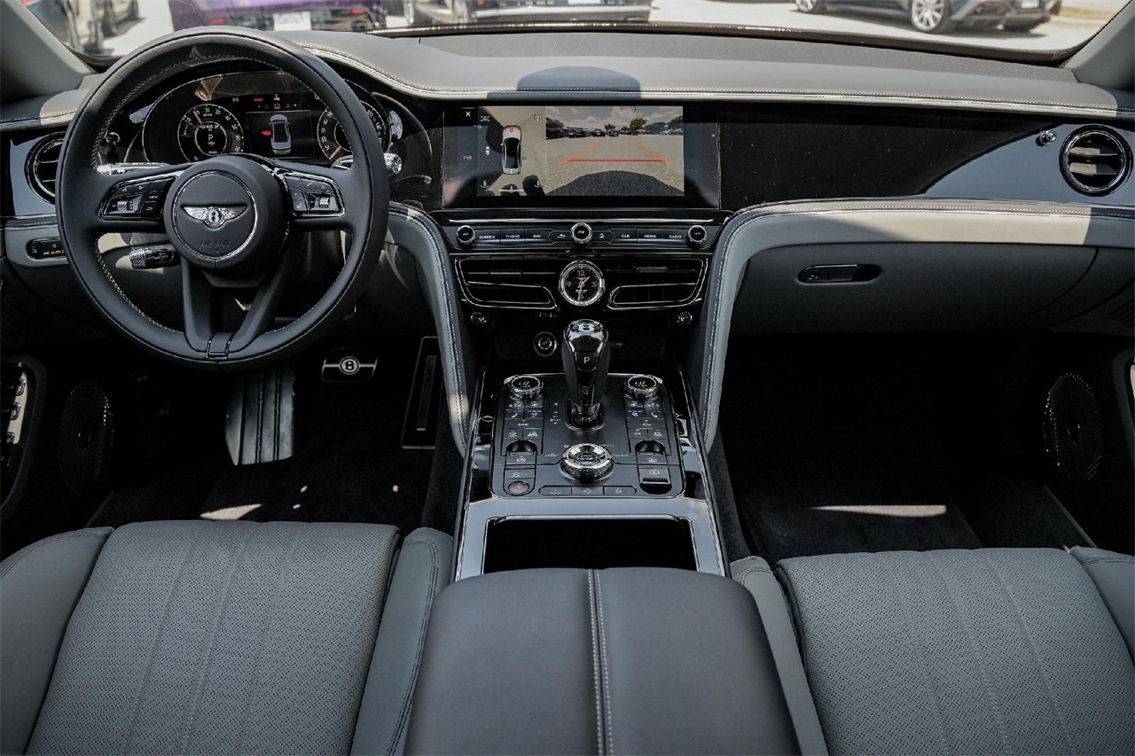 New 2025 Bentley Flying Spur Plug-In Hybrid image 34