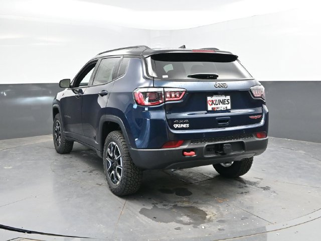 New 2026 Jeep Compass Trailhawk w/ Sun, Sound & Navigation Group AWD/4WD image 8