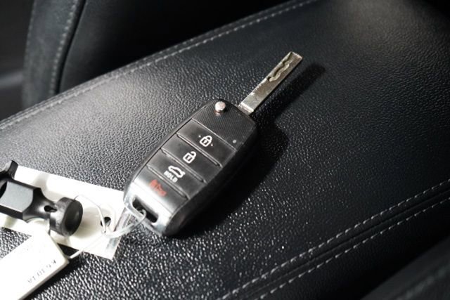 Used 2018 Kia Optima S image 36