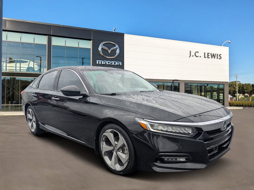 Used 2018 Honda Accord Touring image 1