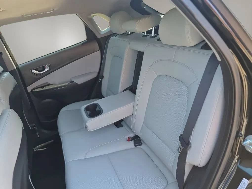 Used 2023 Hyundai Kona Limited AWD/4WD image 44