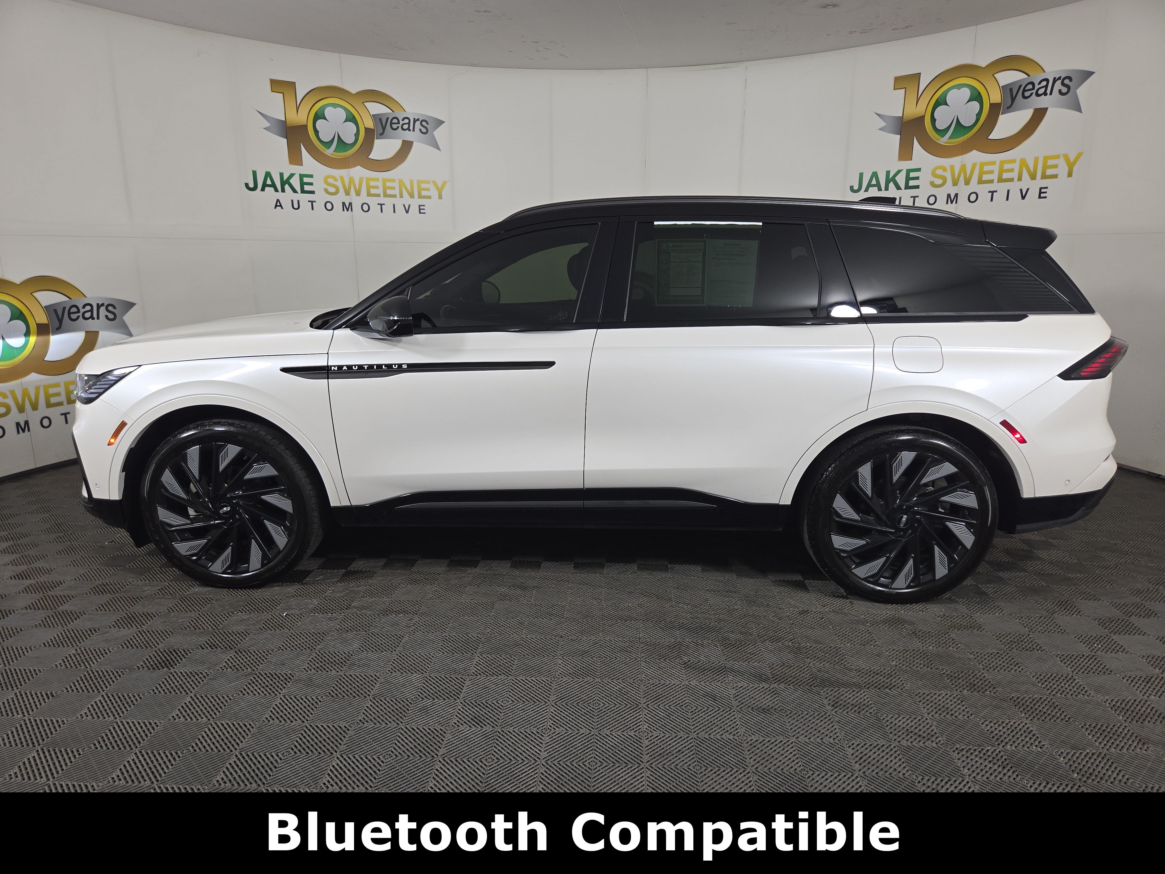 Used 2024 Lincoln Nautilus Reserve w/ Equipment Group 202A AWD/4WD image 4