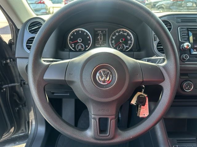 Used 2017 Volkswagen Tiguan Limited w/ Alloy Wheels Package image 16