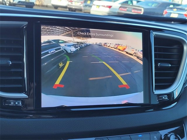 Certified 2025 Chrysler Pacifica Select image 10