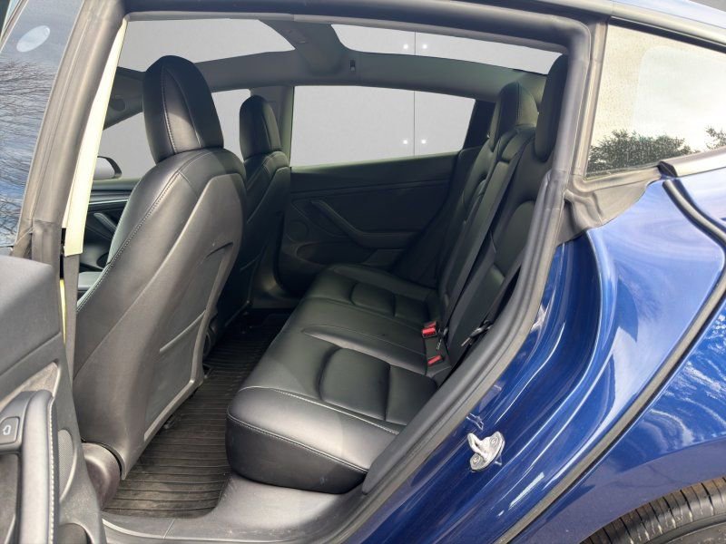 Used 2022 Tesla Model 3 Long Range image 10