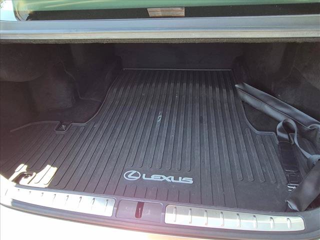 Used 2022 Lexus LS 500 w/ Accessory Package (Z2) RWD image 6