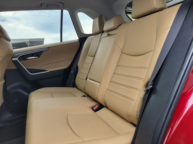 Used 2023 Toyota RAV4 XLE Premium image 20