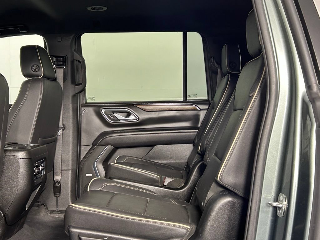 Used 2023 Chevrolet Suburban Premier AWD/4WD image 15