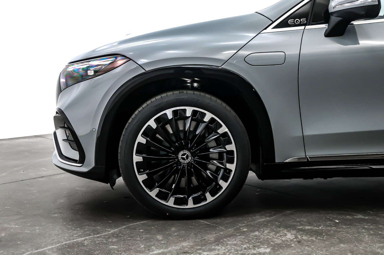 New 2026 Mercedes-Benz EQS 550 4MATIC SUV image 10