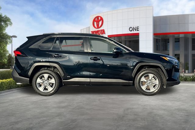 Used 2025 Toyota RAV4 XLE w/ Convenience Package AWD/4WD image 3