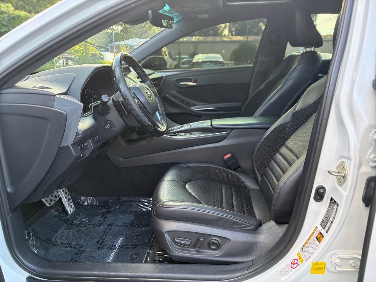 Used 2019 Toyota Avalon Touring FWD image 12