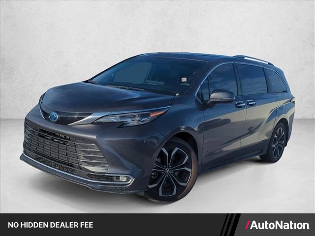 Used 2025 Toyota Sienna Platinum FWD image 1