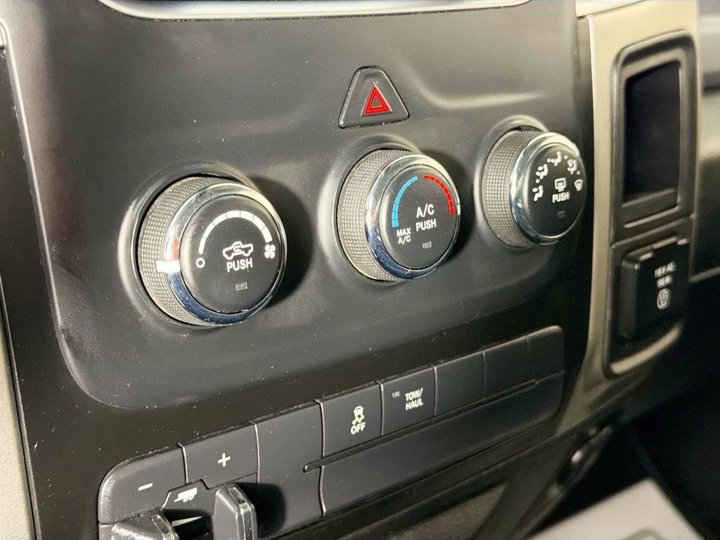 Used 2019 RAM 1500 Classic SLT image 15