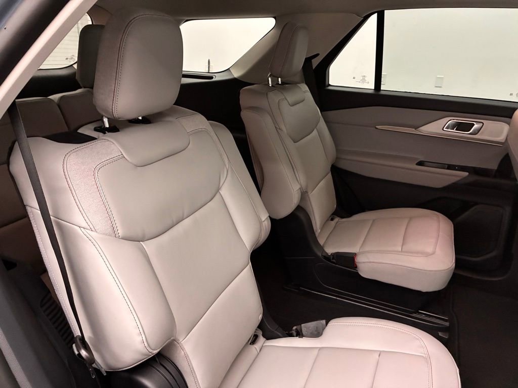 New 2026 Ford Explorer Active w/ Active Comfort Package image 30