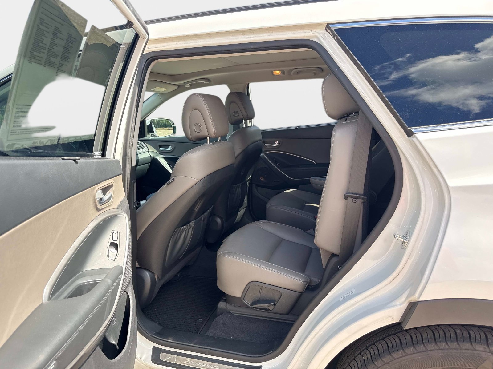 Used 2015 Hyundai Santa Fe Limited w/ Option Group 04 FWD image 12