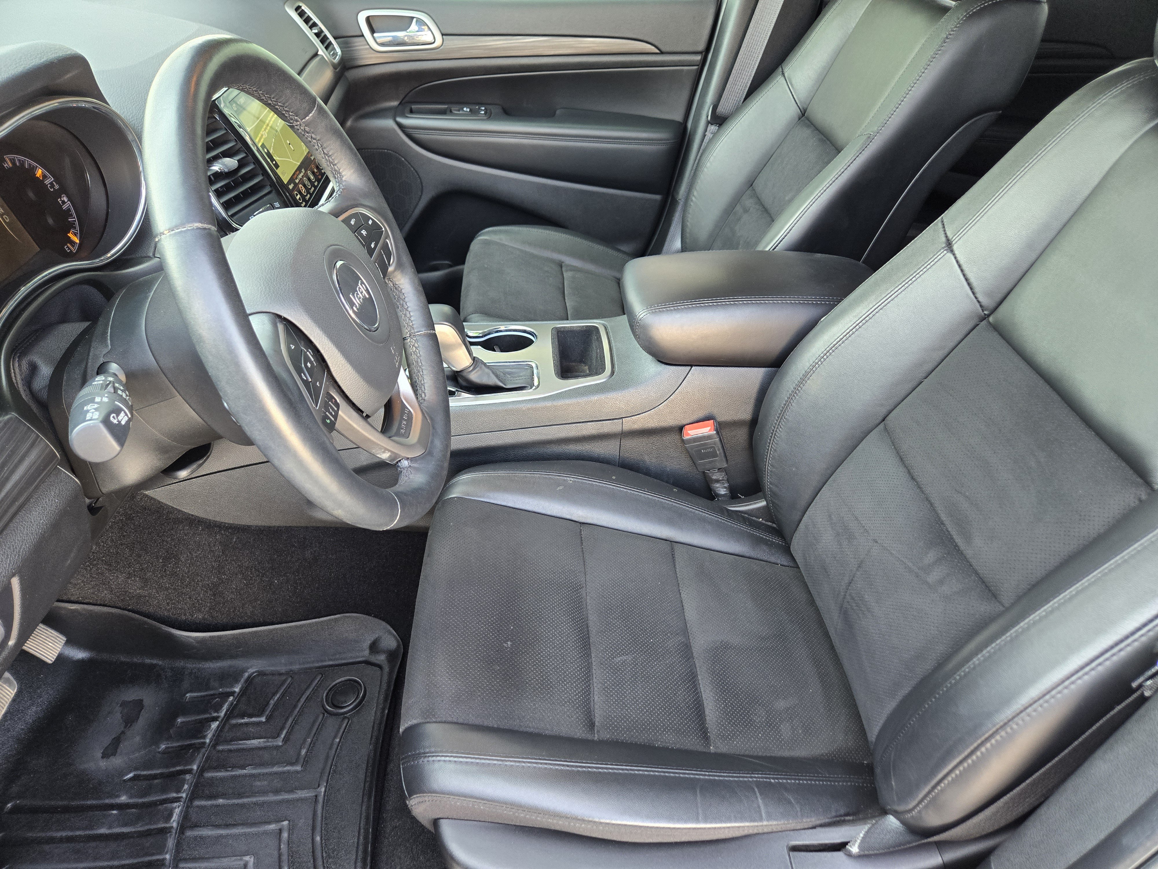 Certified 2021 Jeep Grand Cherokee Laredo X AWD/4WD image 15