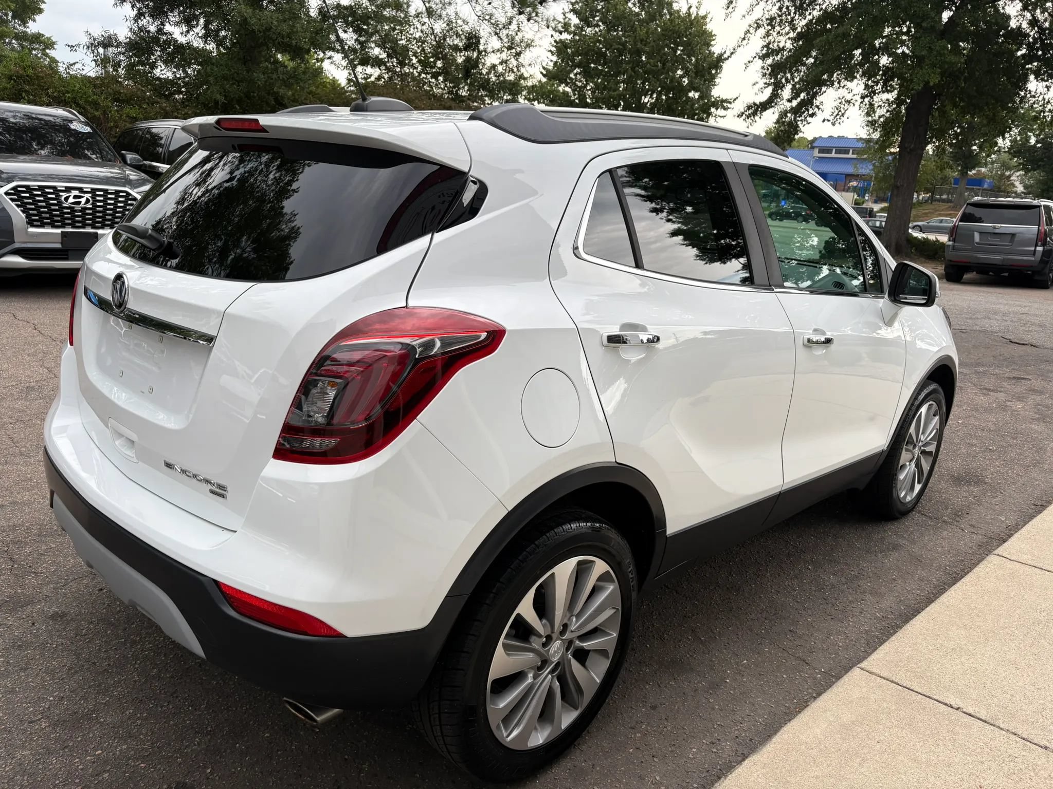 Used 2019 Buick Encore Preferred AWD/4WD image 5