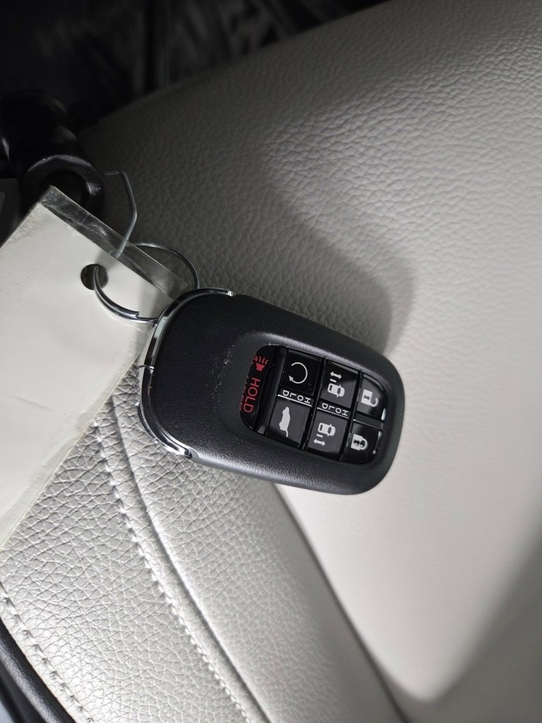 New 2026 Honda Odyssey Touring image 15