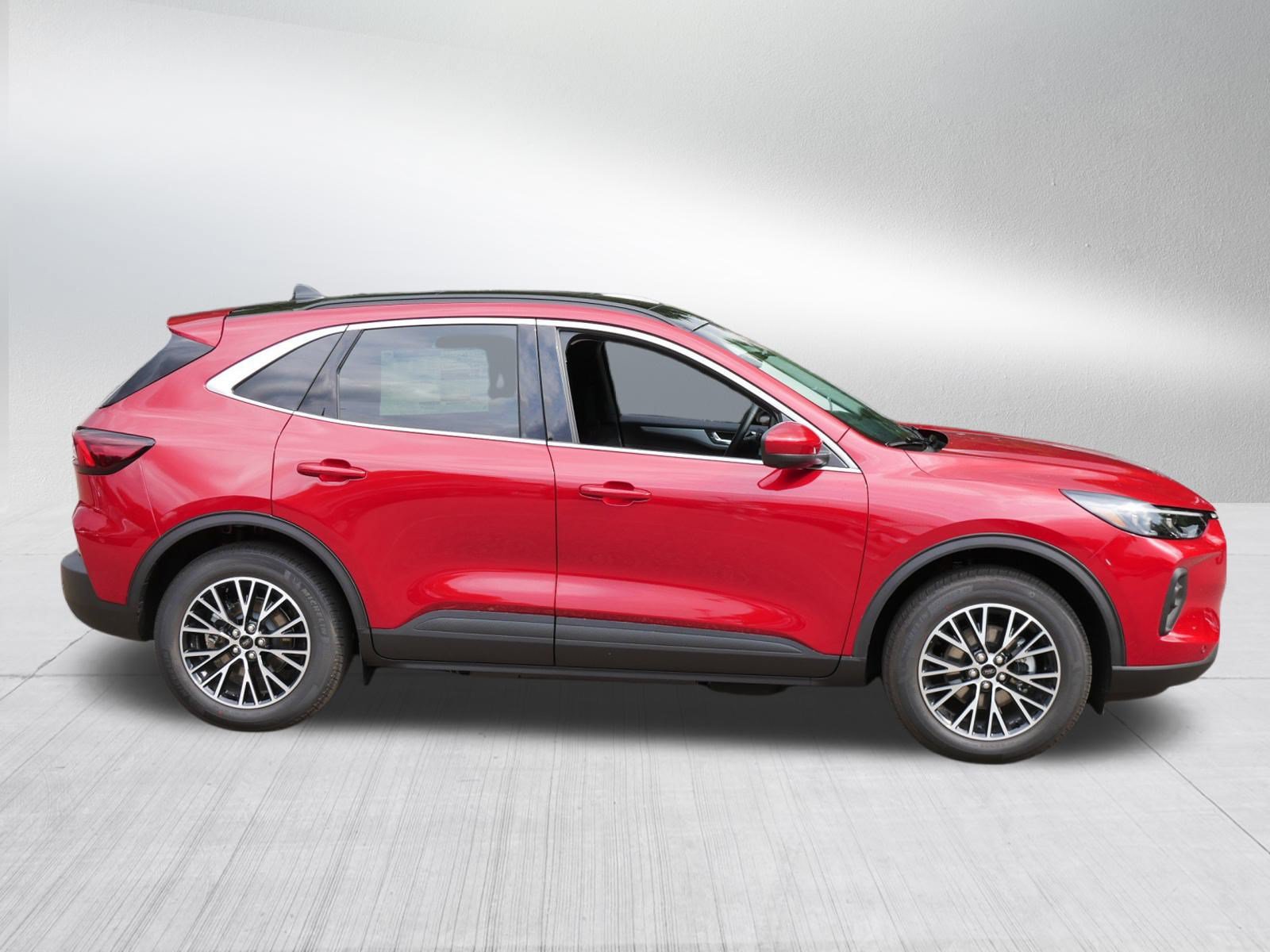 Used 2025 Ford Escape SE w/ PHEV Premium Package FWD image 8