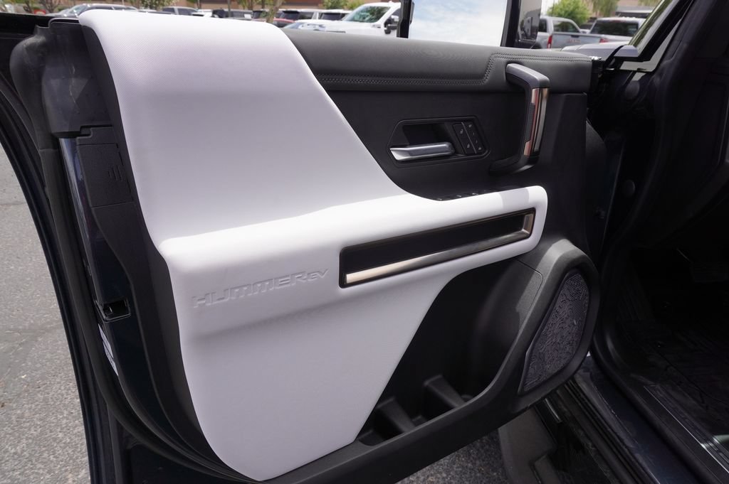 New 2025 GMC Hummer EV 2X AWD/4WD image 16