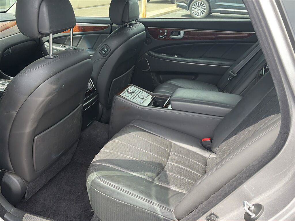 Used 2013 Hyundai Equus Ultimate RWD image 4