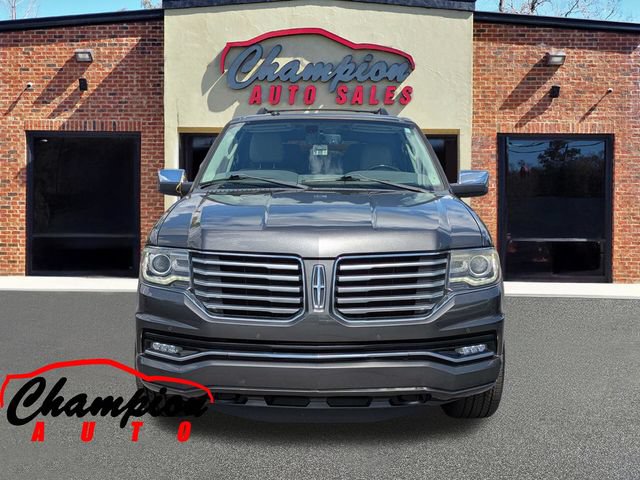 Used 2017 Lincoln Navigator Select RWD image 10