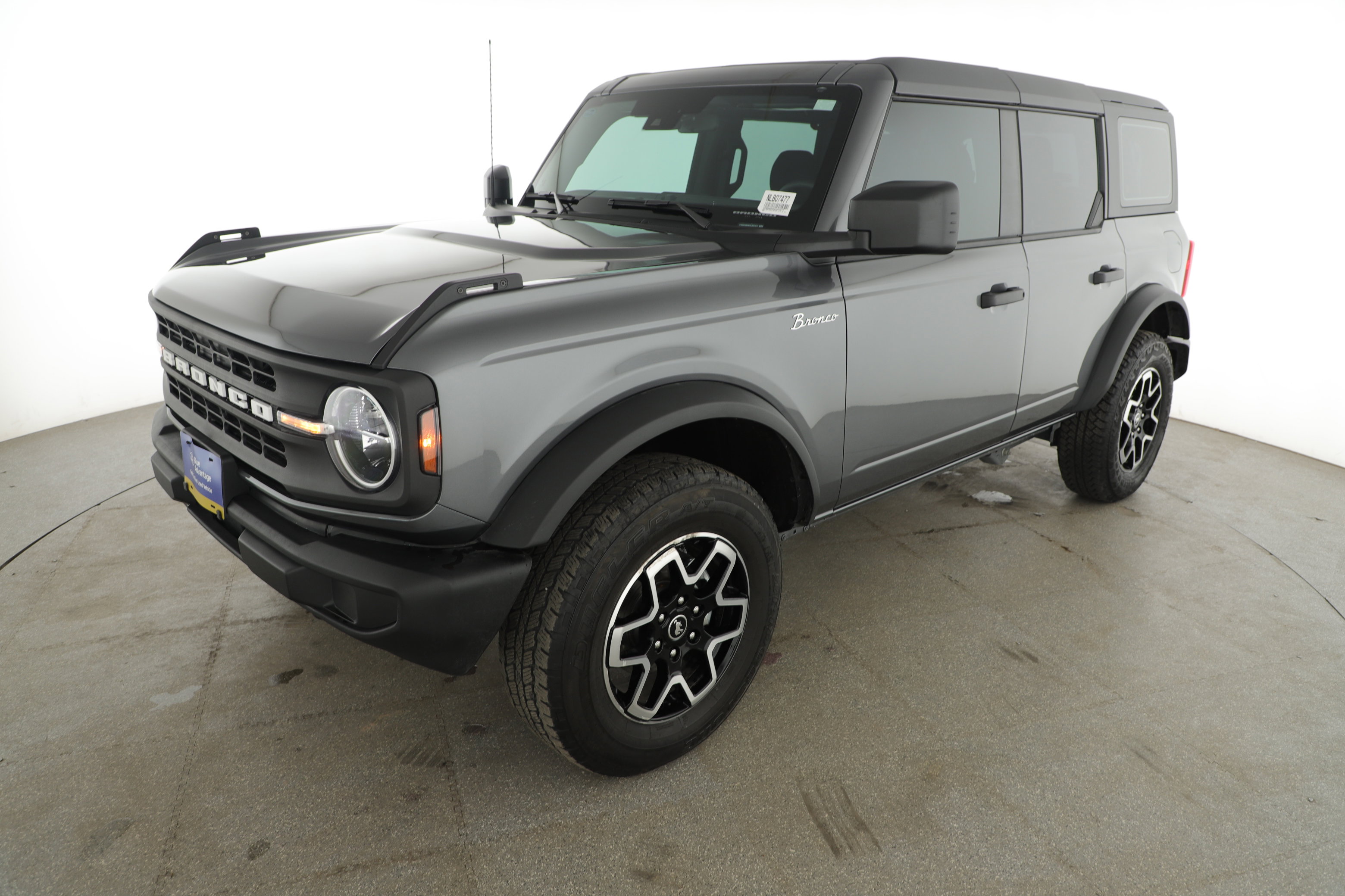 Used 2025 Ford Bronco Badlands image 3