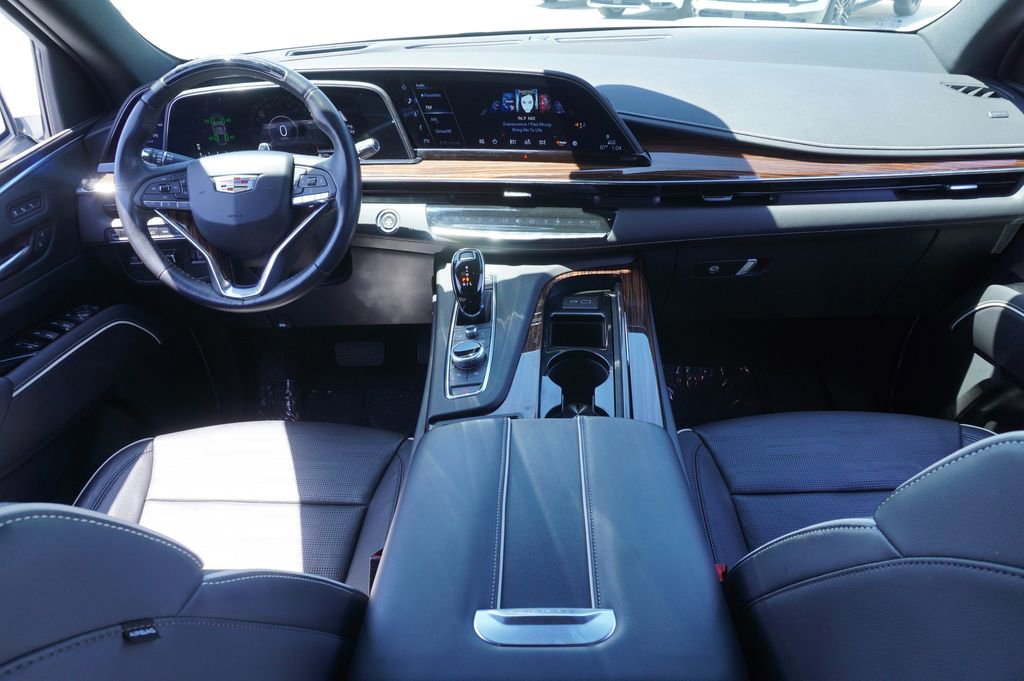 Used 2022 Cadillac Escalade Premium Luxury w/ Performance Package AWD/4WD image 12