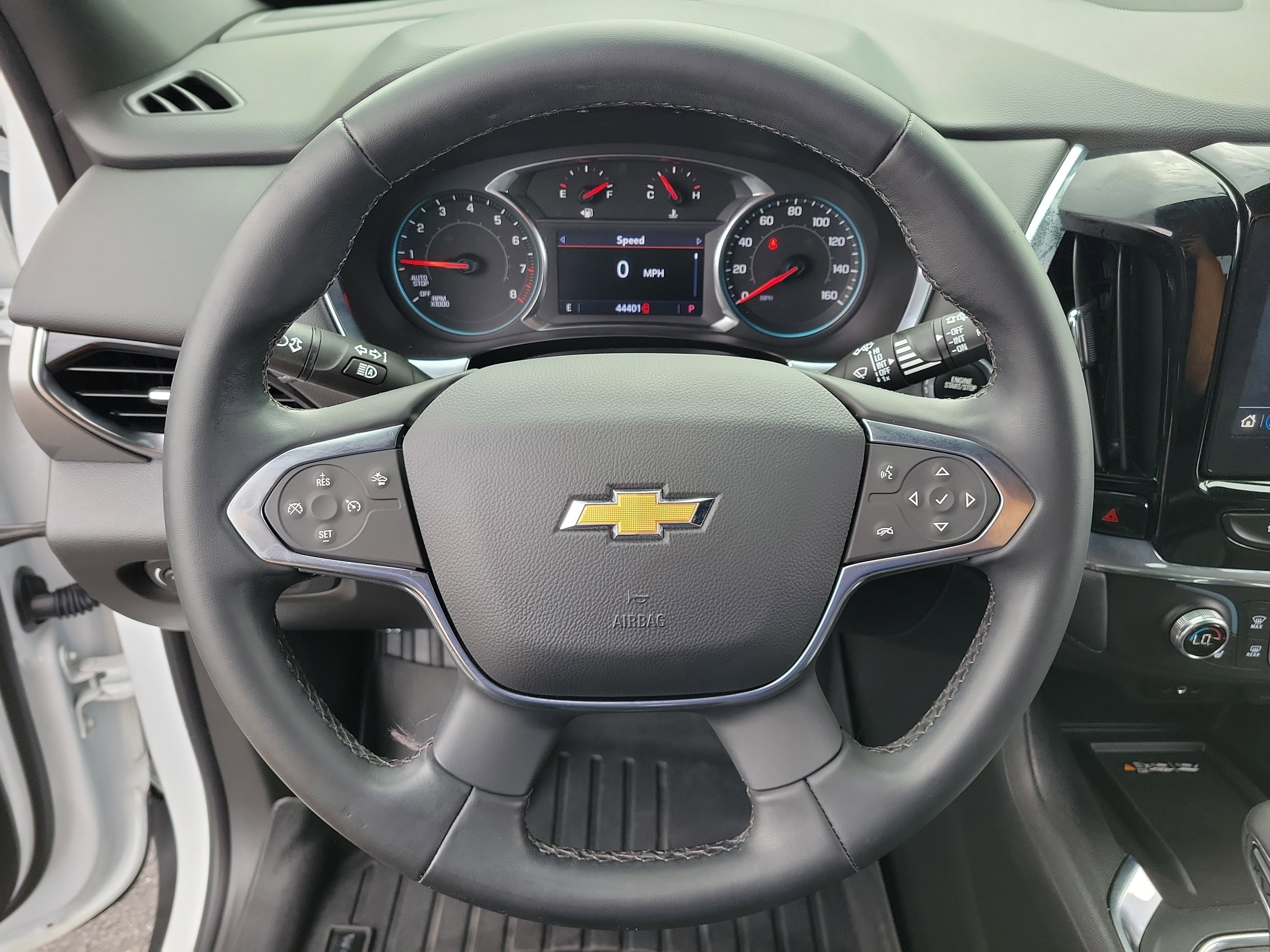 Used 2023 Chevrolet Traverse LT FWD image 23
