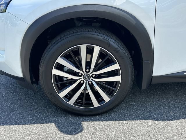 Certified 2025 Nissan Pathfinder Platinum AWD/4WD image 13