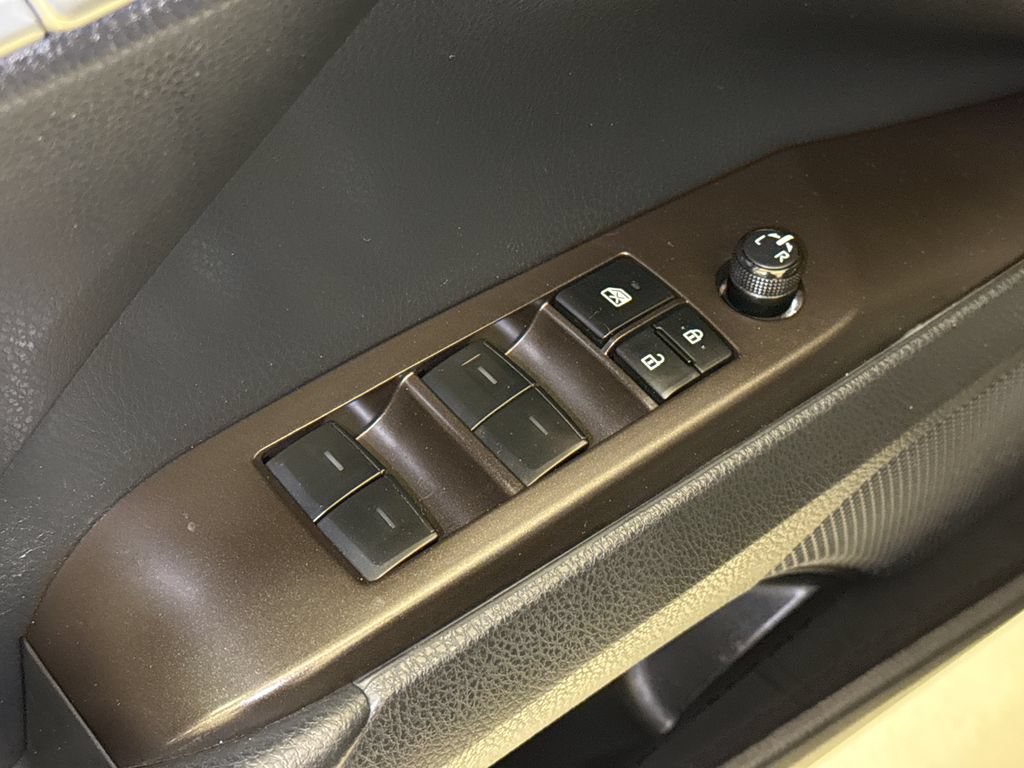 Used 2023 Toyota Camry SE FWD image 19