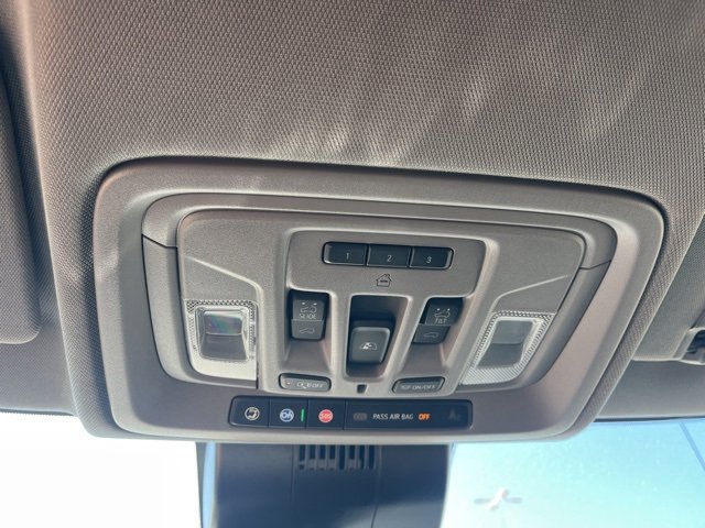 Used 2023 GMC Sierra 1500 SLT w/ SLT Premium Plus Package image 34