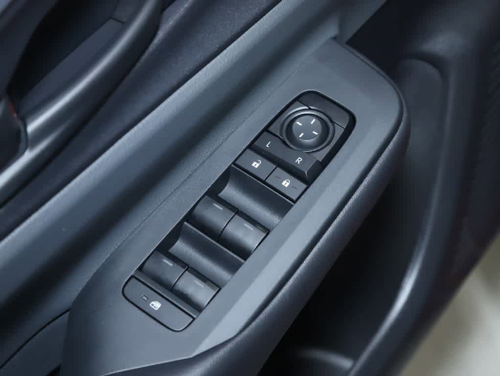 Used 2025 Toyota Prius LE AWD/4WD image 16