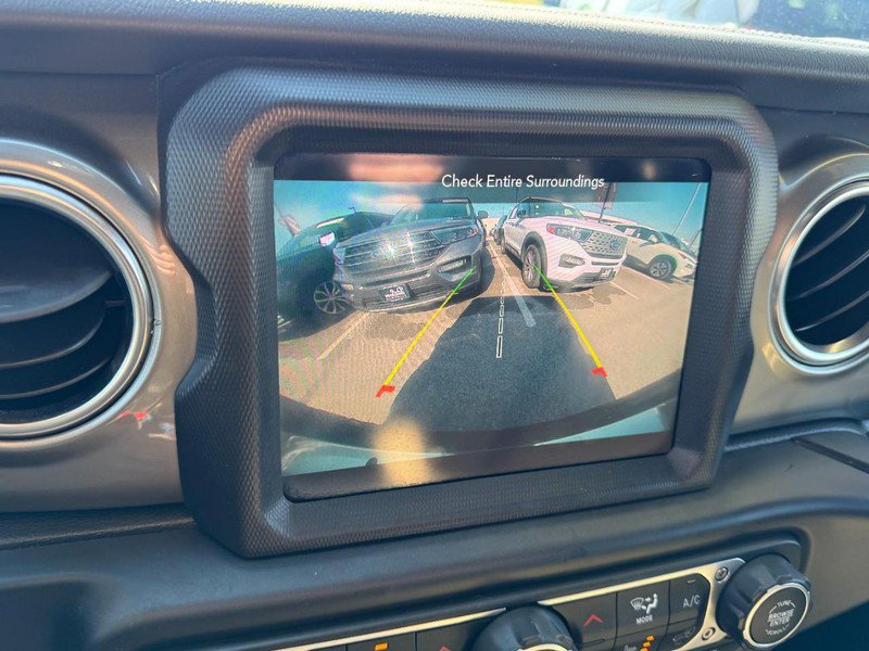 Used 2020 Jeep Wrangler Unlimited Sahara image 22
