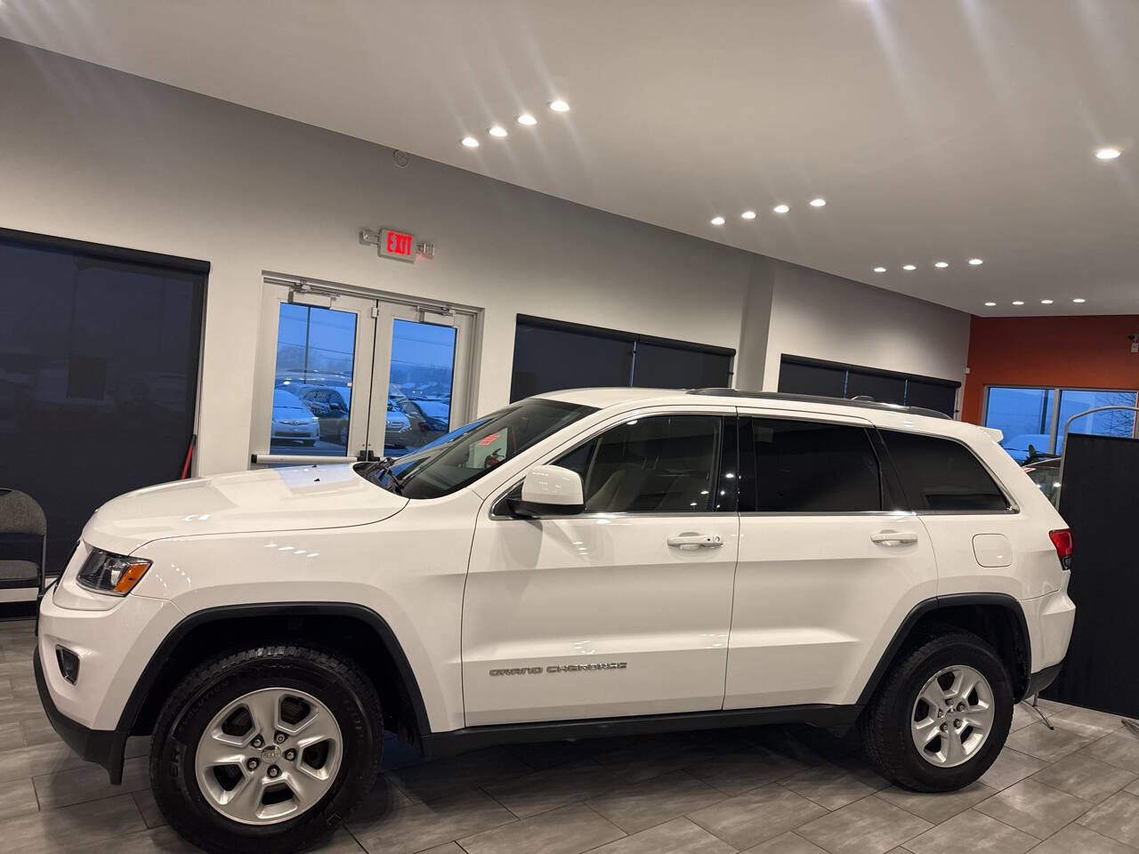 Used 2016 Jeep Grand Cherokee Laredo w/ Quick Order Package 23E AWD/4WD image 10