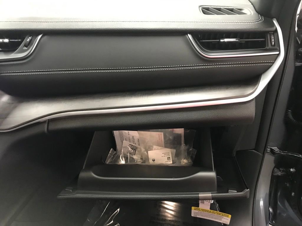 New 2025 Jeep Grand Cherokee L Limited image 44