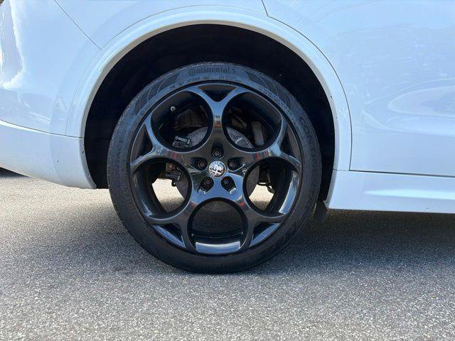 Used 2023 Alfa Romeo Stelvio Estrema AWD/4WD image 13