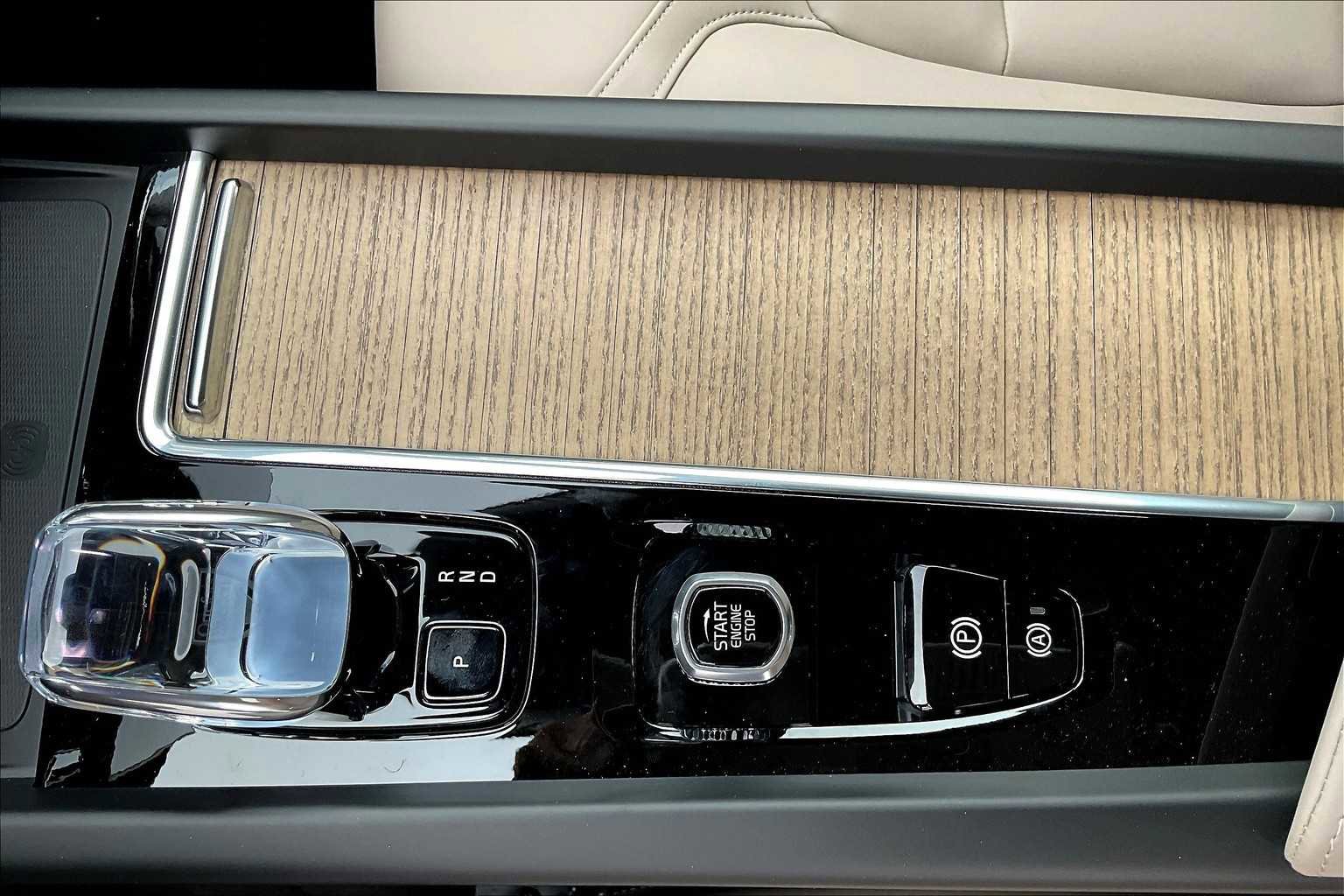 New 2026 Volvo XC60 T8 Plus w/ Protection Package Premier image 10