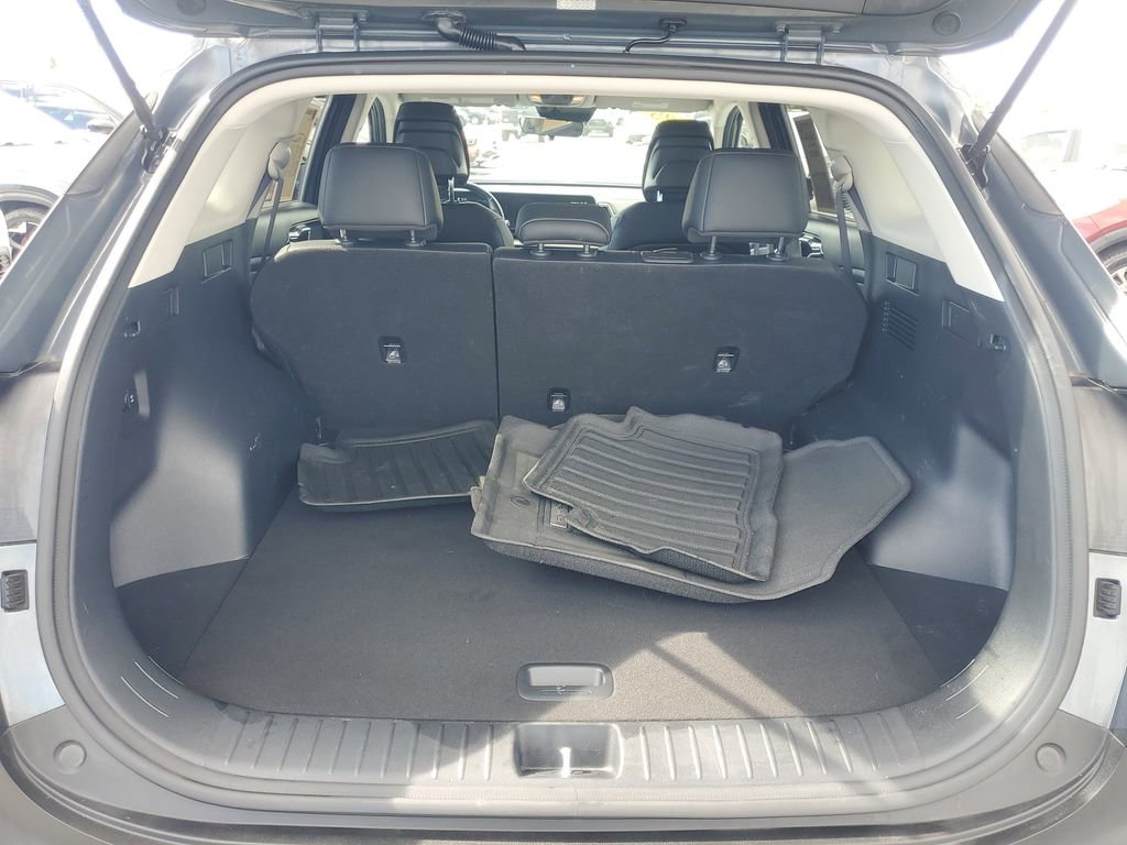 Used 2025 Kia Sportage EX image 8