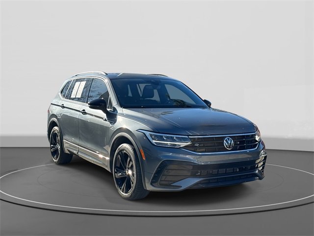 Certified 2023 Volkswagen Tiguan SE R-Line image 1