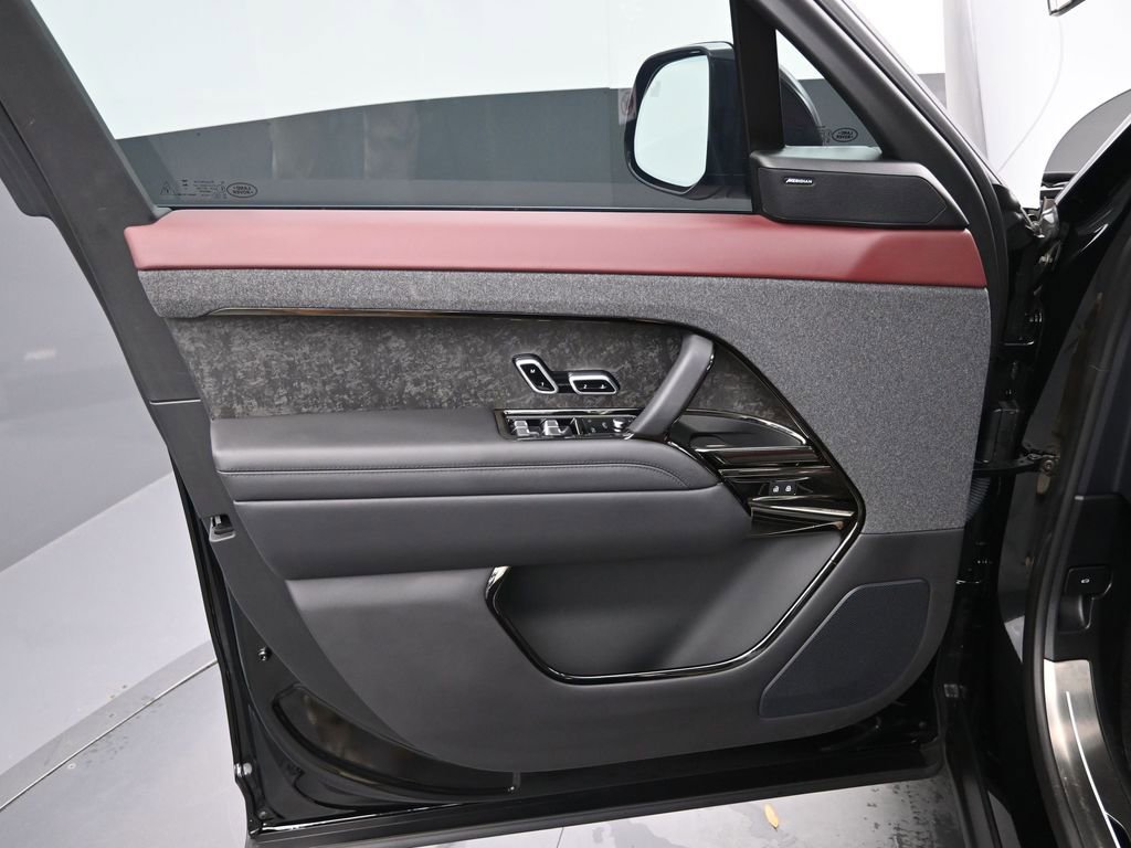 Used 2024 Land Rover Range Rover Sport Dynamic SE image 19