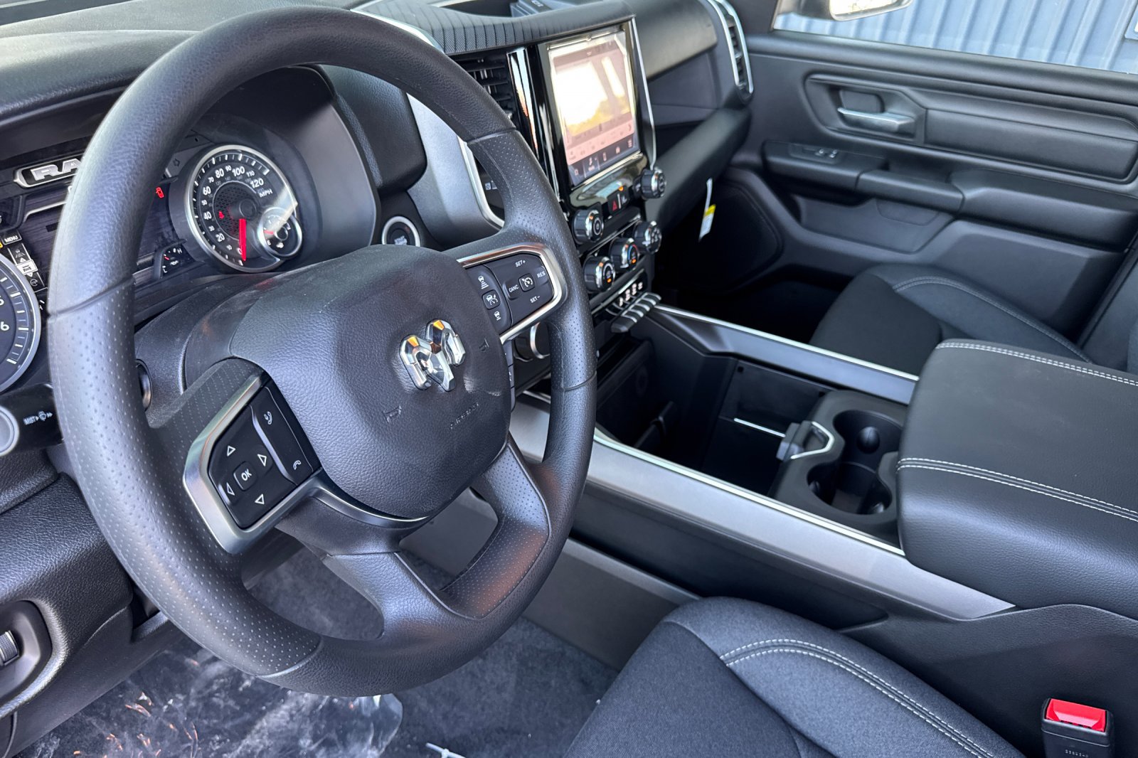 New 2026 RAM 1500 Express AWD/4WD image 9
