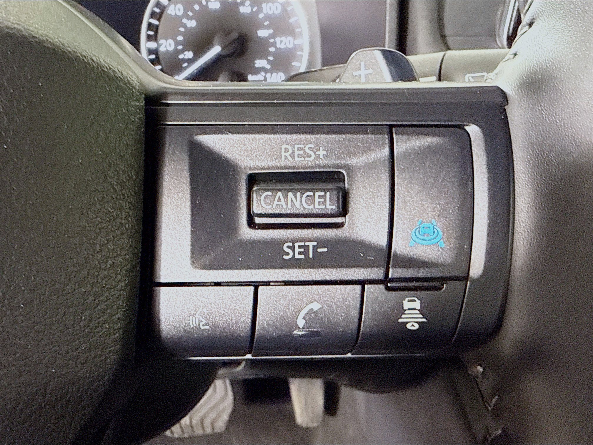 Used 2025 Nissan Rogue SV image 15