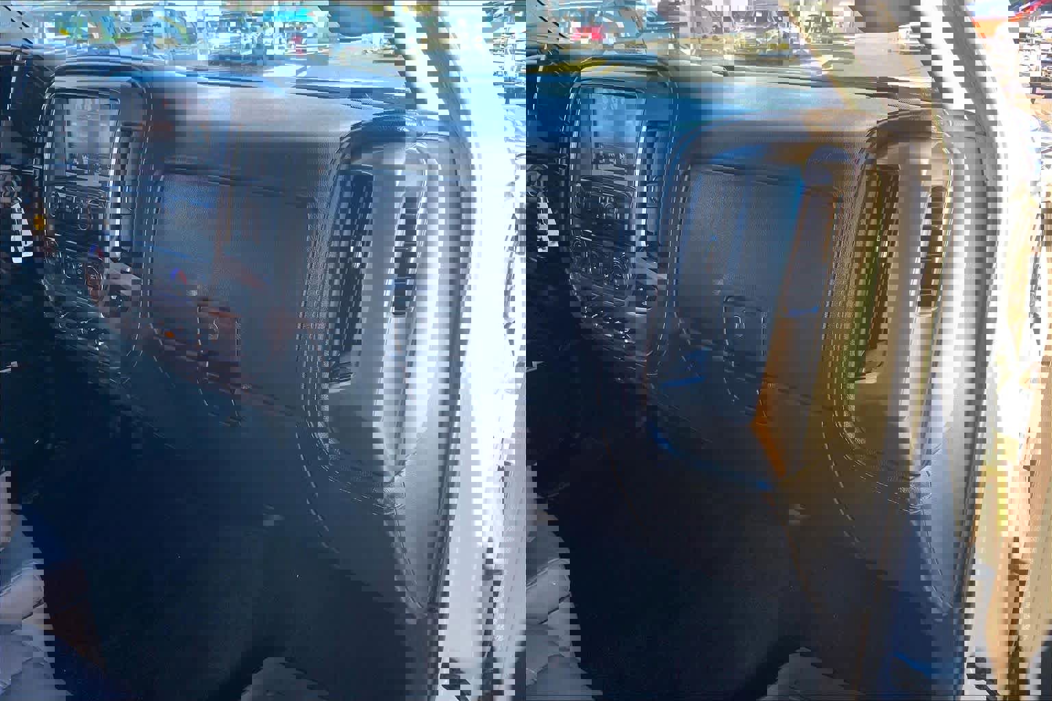 Used 2017 Chevrolet Silverado 2500 LTZ w/ LTZ Plus Package image 18