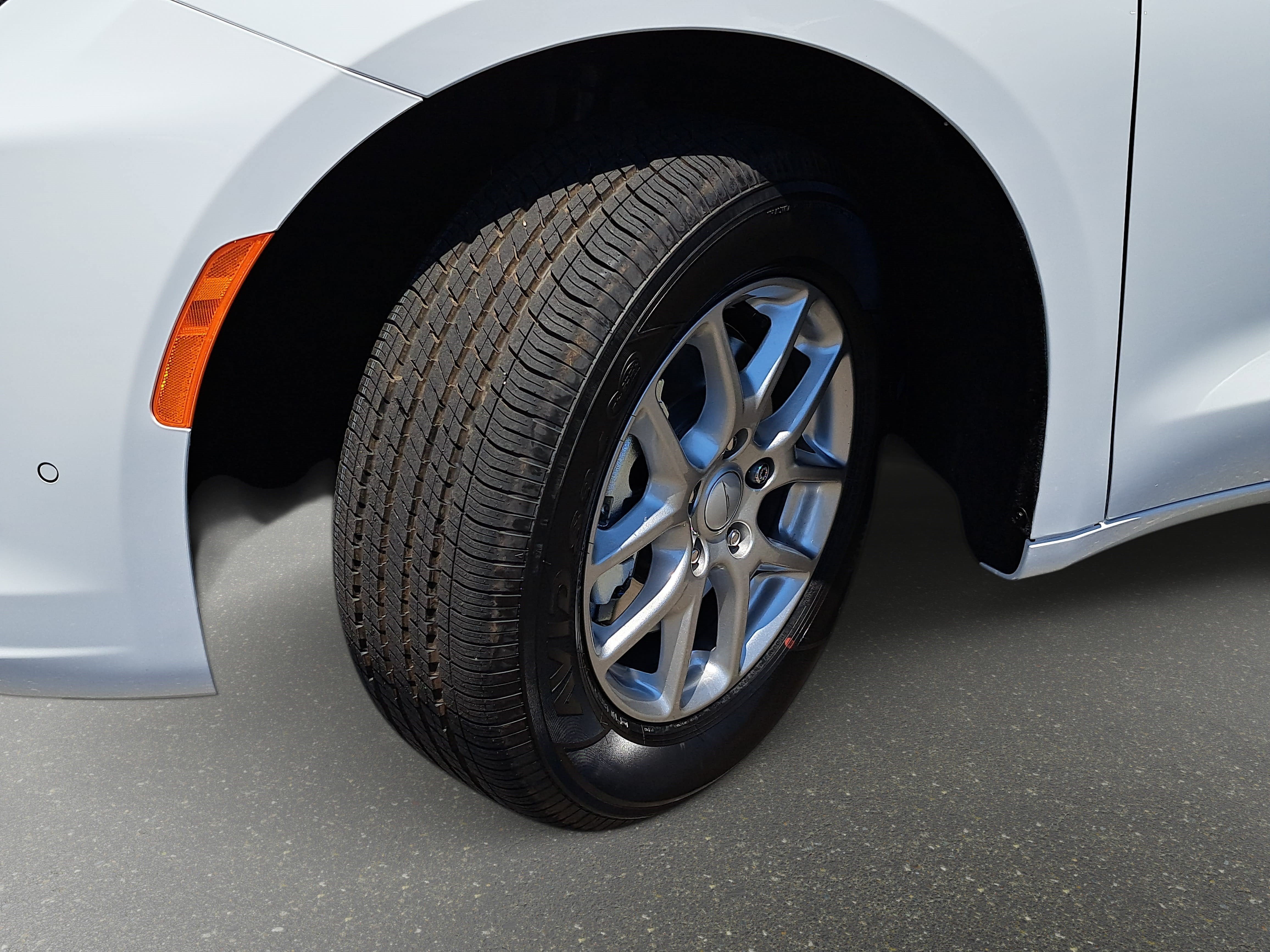 New 2027 Chrysler Pacifica Select FWD image 33